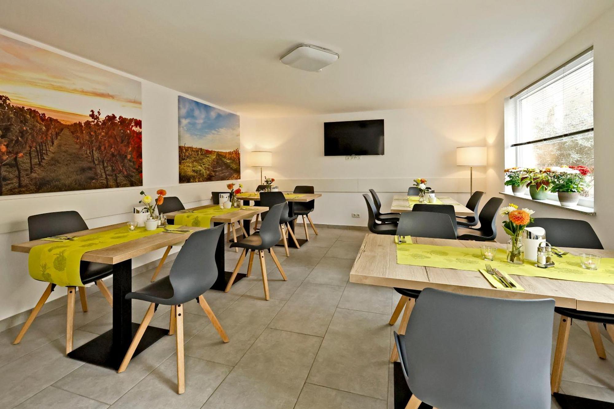 Vinotel Weinstrasse *
